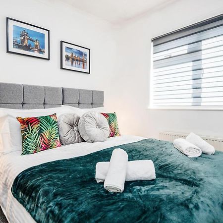 Heathrow 2-Bedroom Maisonette With Parking ウェストドライトン エクステリア 写真