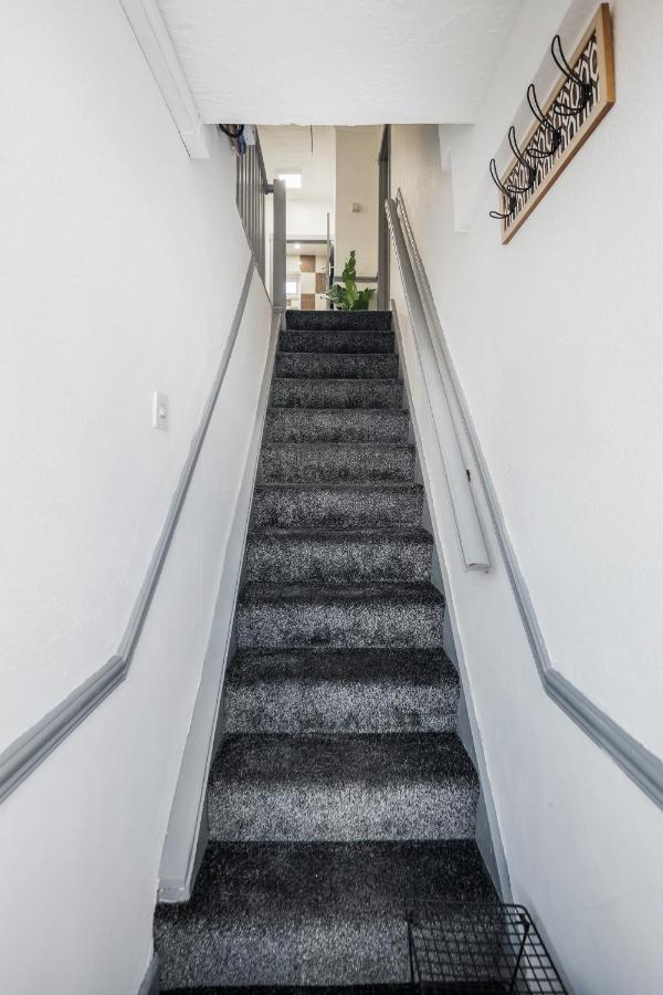 Heathrow 2-Bedroom Maisonette With Parking ウェストドライトン エクステリア 写真