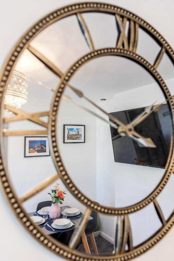 Heathrow 2-Bedroom Maisonette With Parking ウェストドライトン エクステリア 写真