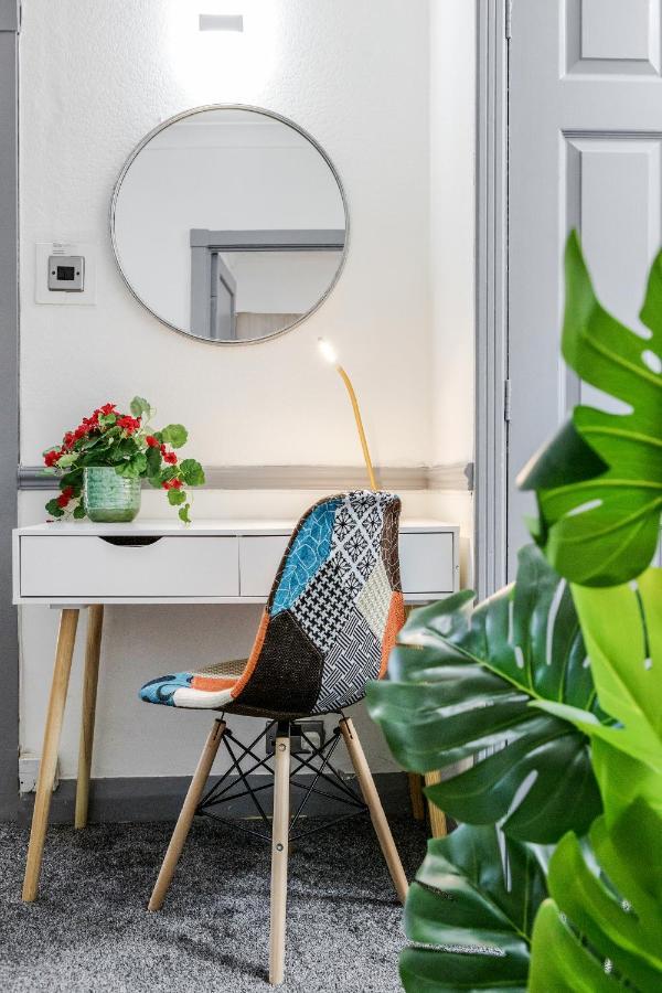 Heathrow 2-Bedroom Maisonette With Parking ウェストドライトン エクステリア 写真