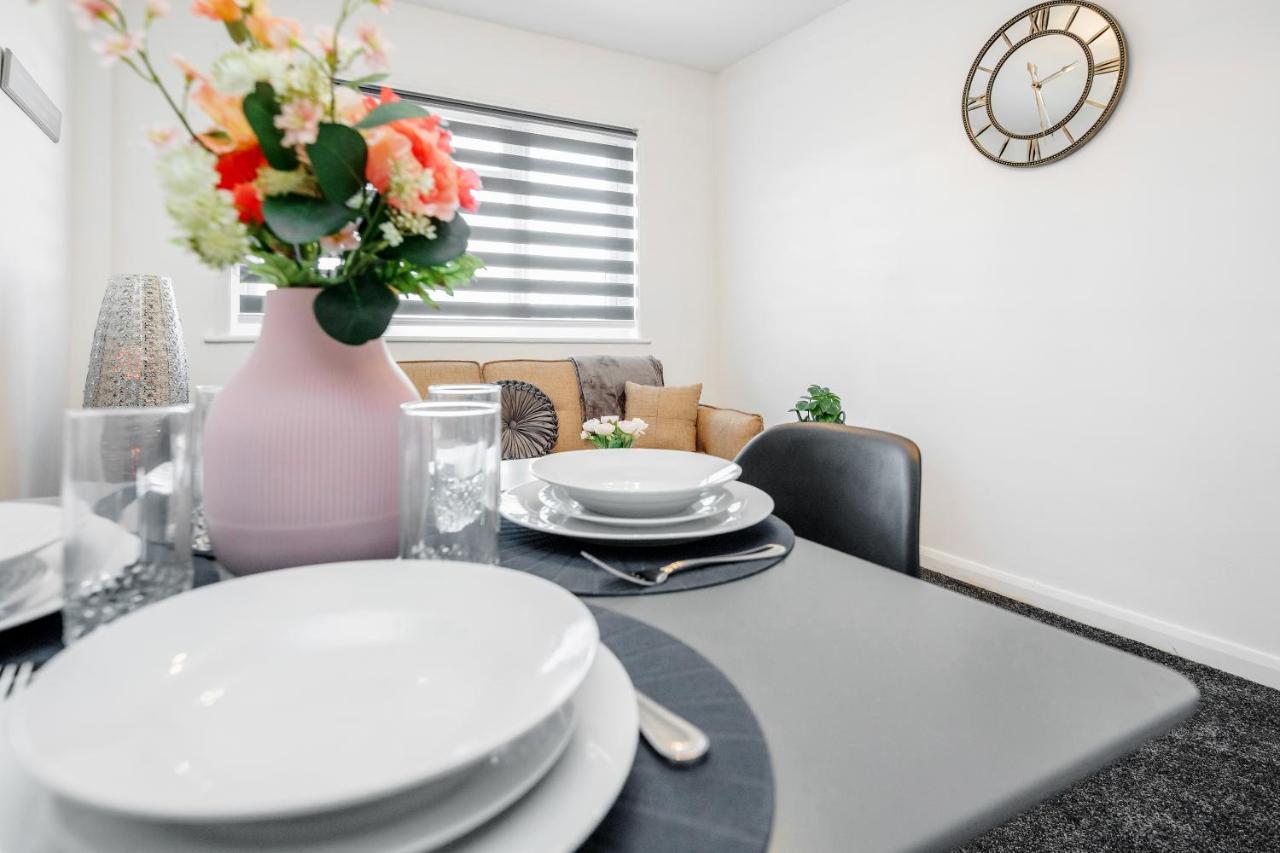 Heathrow 2-Bedroom Maisonette With Parking ウェストドライトン エクステリア 写真